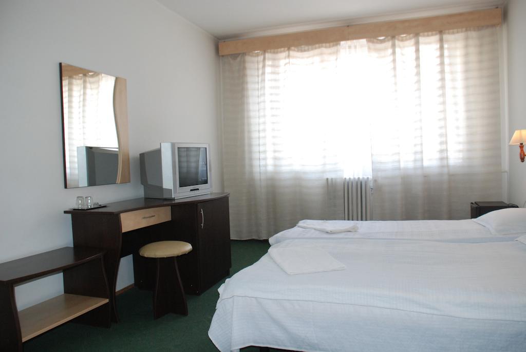 מיירקורה-צ'וק Hotel Merkur חדר תמונה