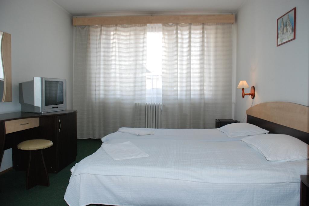 מיירקורה-צ'וק Hotel Merkur חדר תמונה